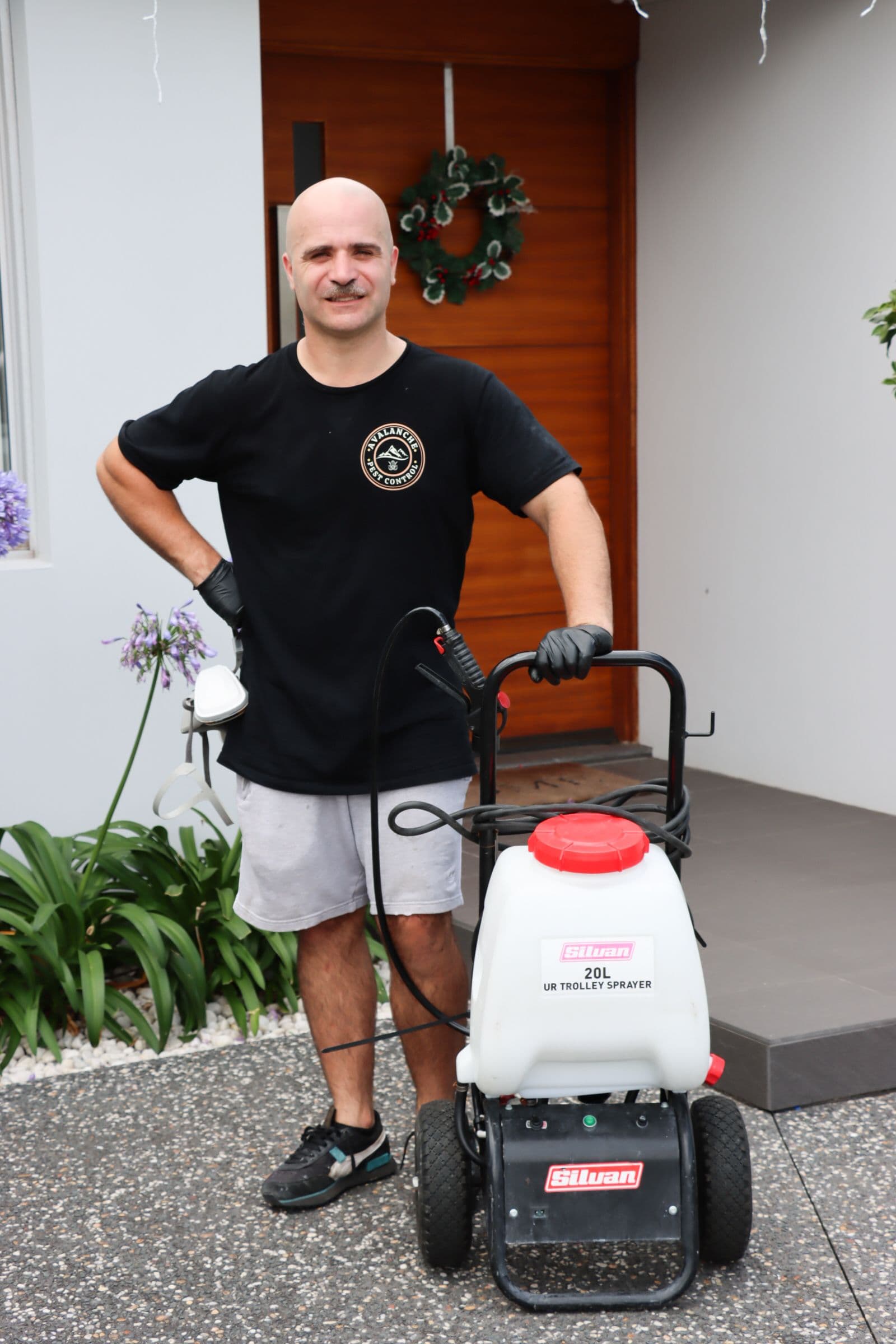 Pest control service image 4